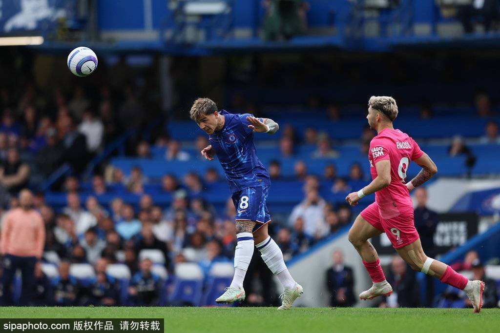 亚洲杯足球比分_观战台:利物浦或加冕英超冠军 巴萨迎扩大领跑优势良机