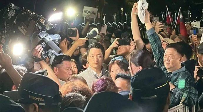 皇冠足球管理平台出租_岛内风向变了？台湾退将发声：我们最大的敌人就是赖清德皇冠足球管理平台出租，不一般