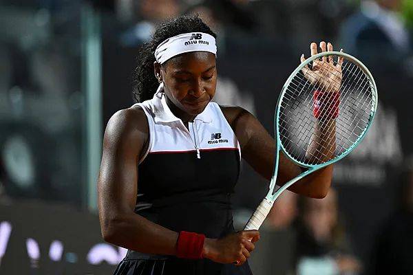 mos011皇冠开户网址_痛失好局!郑钦文1比2惜败高芙mos011皇冠开户网址,无缘决赛