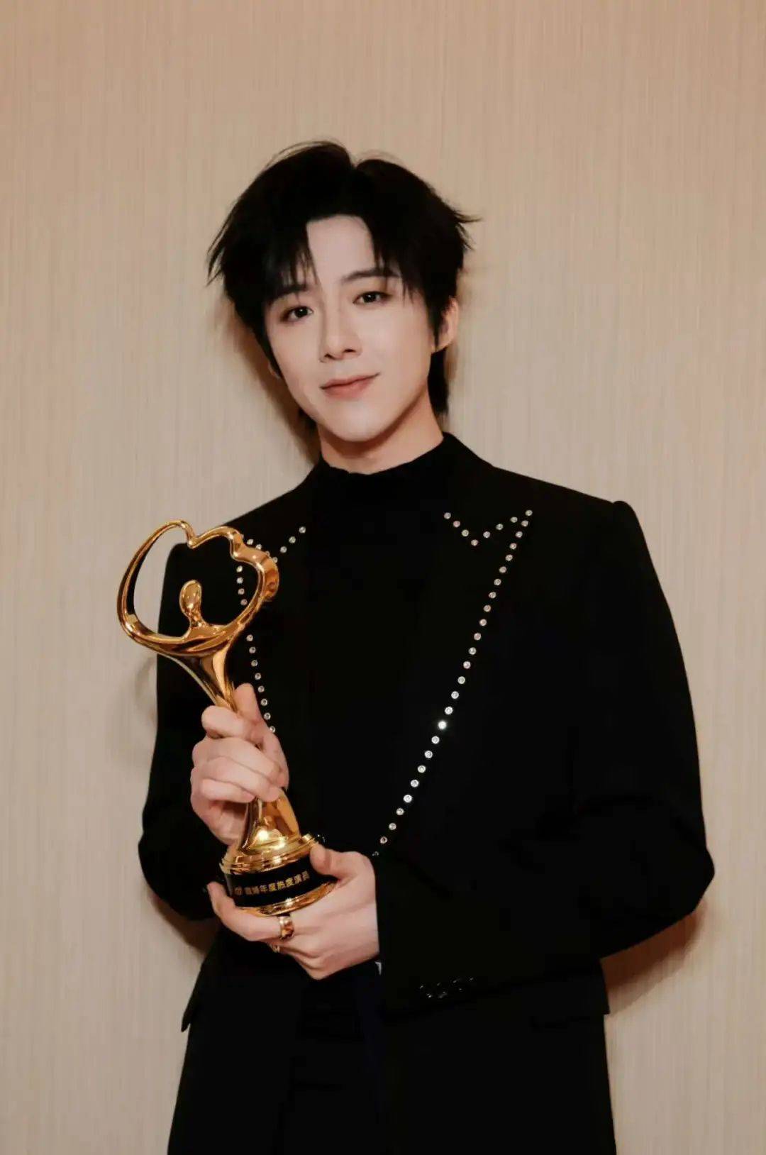 WNBA篮球
_冲上热搜！演员白宇自曝已做6次手术WNBA篮球
，皆因......