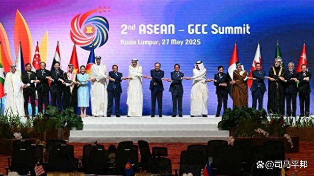 皇冠信用网会员怎么开通_美媒其实比谁都明白皇冠信用网会员怎么开通,中美关税斗的越狠,亚洲各国就越离不开中国