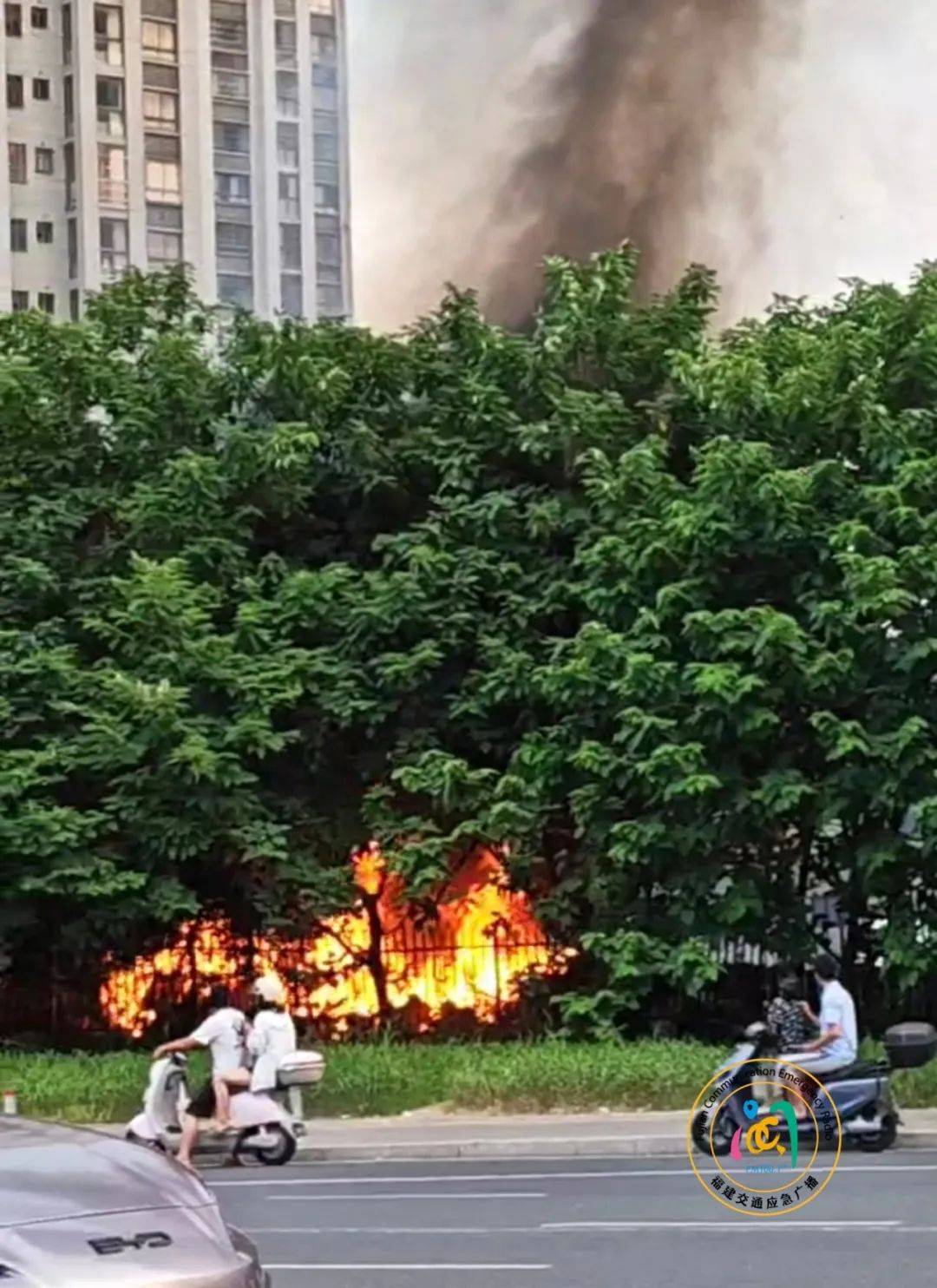 FIBA男篮世界杯U19_福州一小区发生火灾FIBA男篮世界杯U19，现场火势较大、浓烟滚滚！