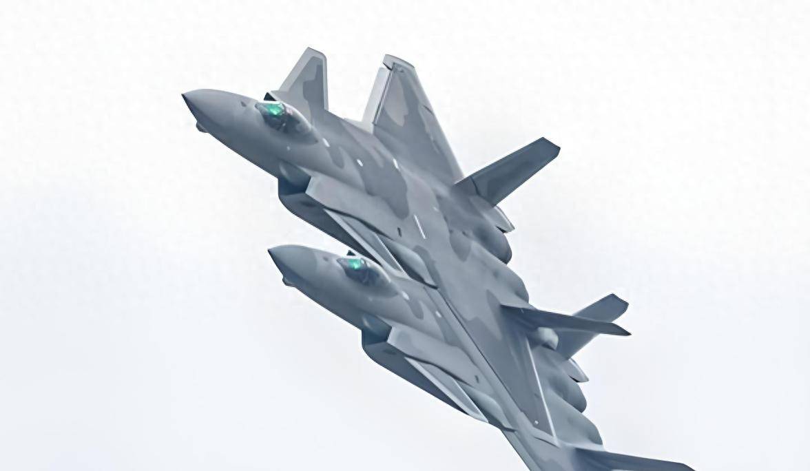 皇冠信用網开户_西方震惊!中国空军崛起!飞行员付出巨大:年训超200小时皇冠信用網开户,是美国军队近两倍