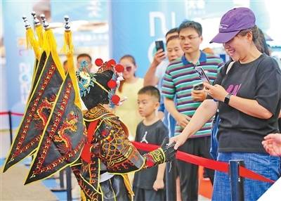 皇冠信用平台出租出售_在世界机器人大会上感受“未来已来”（新时代画卷）