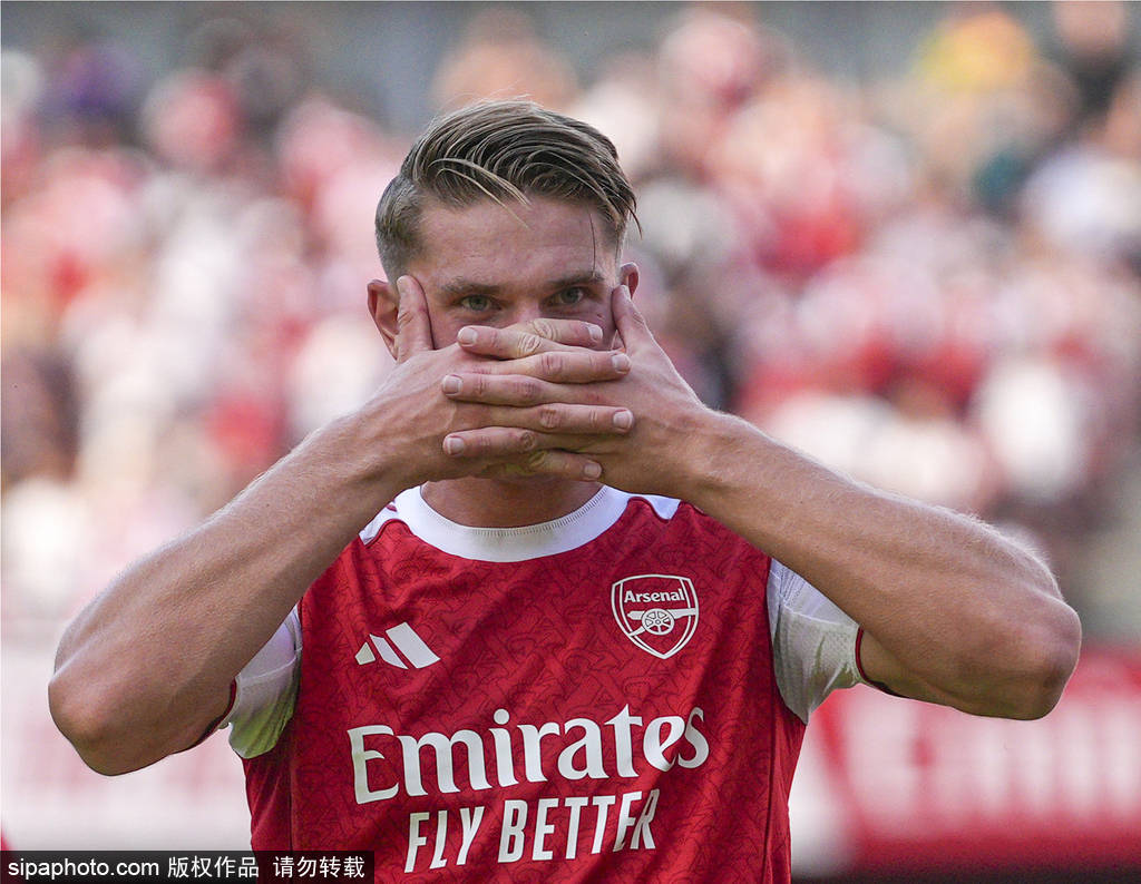 皇冠信用网最新地址_观战台：利物浦打响英超揭幕战 曼联枪手锋线天团火拼