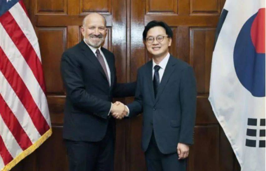 五大联赛冠军
_选中国还是选美国?拒绝中方九三阅兵邀请后五大联赛冠军
,李在明转头将连访两国,野心暴露无疑!