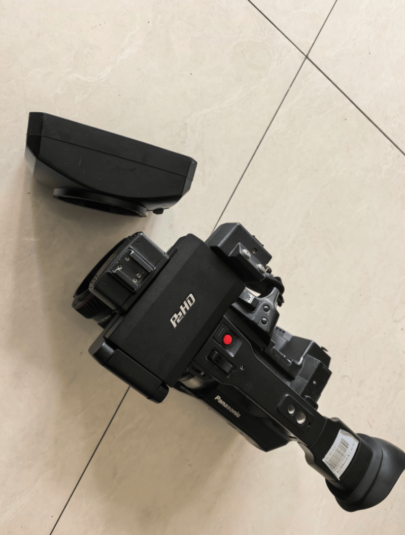 皇冠信用登1
_愤怒皇冠信用登1
！昆明电视台女记者采访时被打 摄像机遭损坏