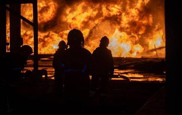 斯达vs奥勒松
_普京耐心被消耗殆尽斯达vs奥勒松
，连炸72小时抹平油厂，阿塞拜疆还敢接招吗？