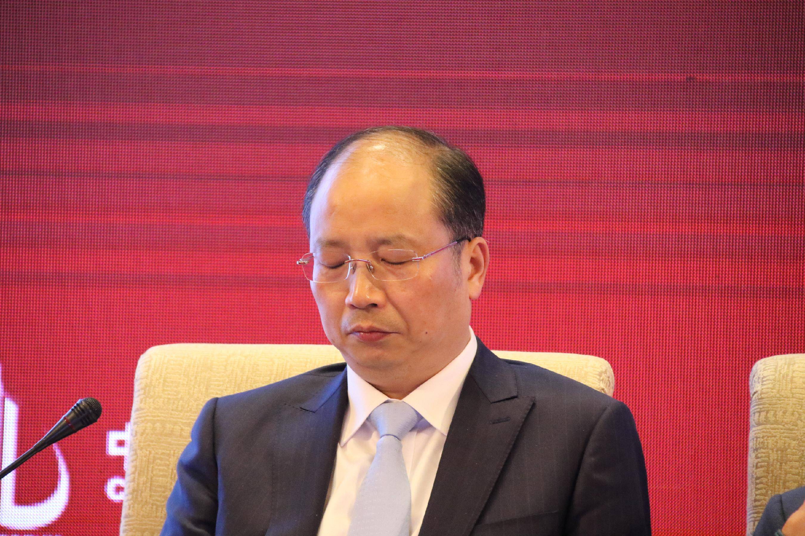 科尔多瓦vs卡斯迪隆_中国证监会原主席易会满被查 其银行学校多名同学先期落马