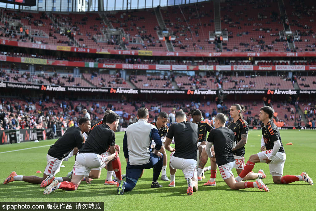 法尔肯贝里 vs 奥斯特桑斯_阿森纳逆转纽卡斯尔：补时绝杀引发的争议与胜利