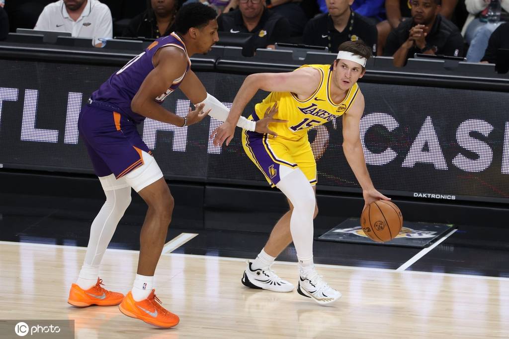 皇冠信用网开户_季前赛-布克24分里夫斯20分 詹东缺阵湖人81-103负太阳