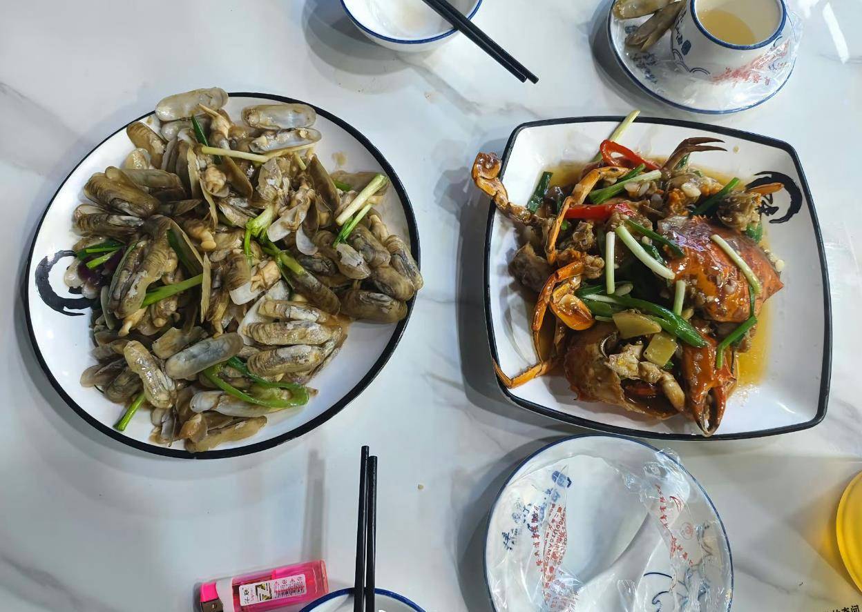 信用网怎么开户_惠州一餐厅两个菜收661元信用网怎么开户，顾客投诉后称已获退款400元，官方回应