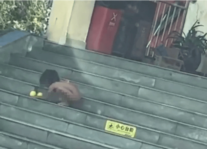 皇冠信用平台出租出售
_“野人小孩”最新进展：小孩已被养成不穿衣服习惯皇冠信用平台出租出售
，父母都没工作，孩子没上户口，公安民政妇联已介入