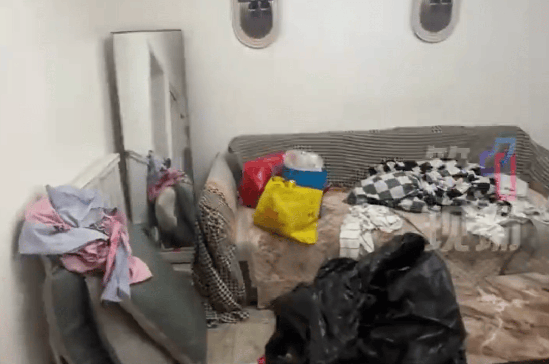 皇冠信用网注册账号
_3女孩两个月将房子住“包浆”后跑路皇冠信用网注册账号
，5人花6小时才清理干净，房东：还欠700多元