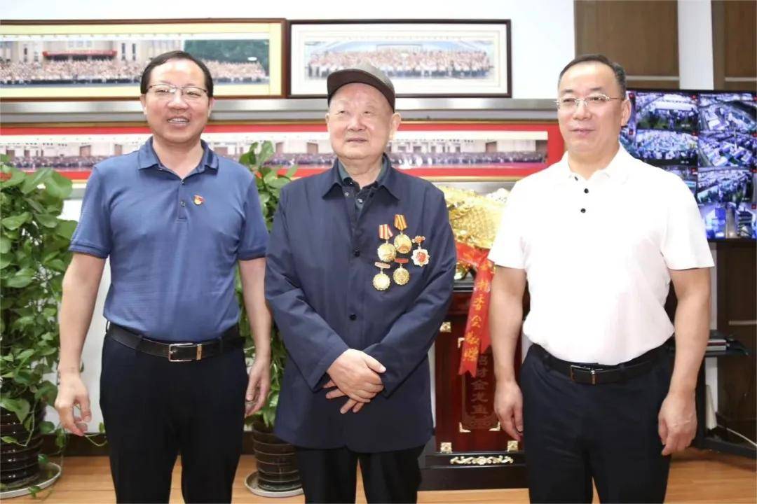 皇冠足球平台代理申请
_一代传奇苏商谢幕:镇江放牛娃做出370亿元市值公司;儿子早已接班皇冠足球平台代理申请
,闯入特斯拉核心供应链