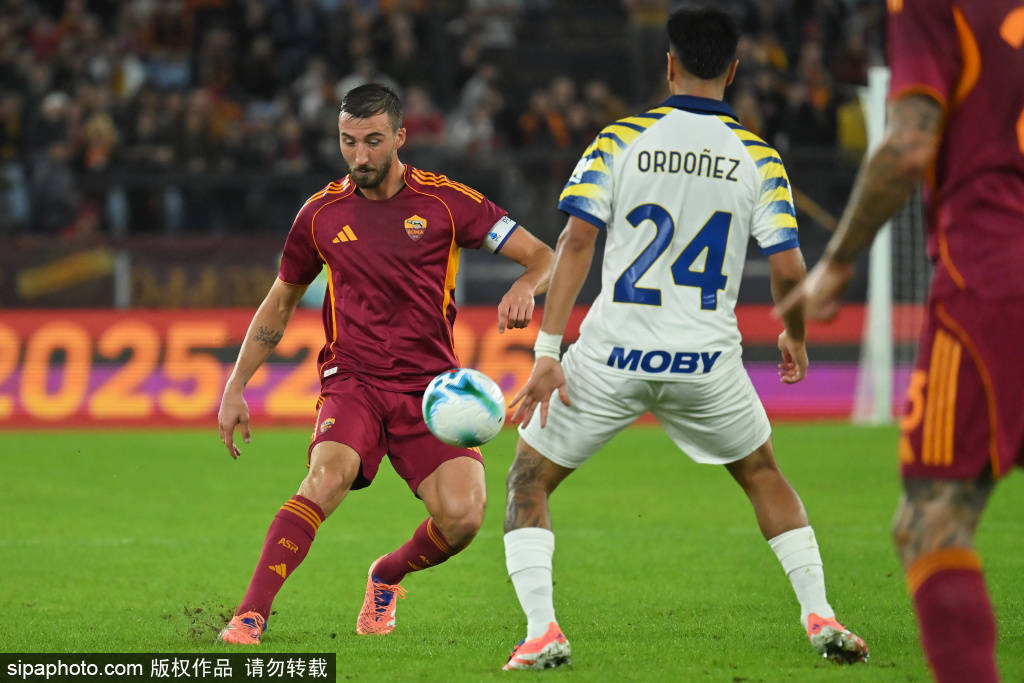 皇冠信用网代理出租
_佩莱格里尼任意球打中福法纳手臂造点皇冠信用网代理出租
,迪巴拉点球被迈尼昂扑出:意甲第10轮的激烈对决分析