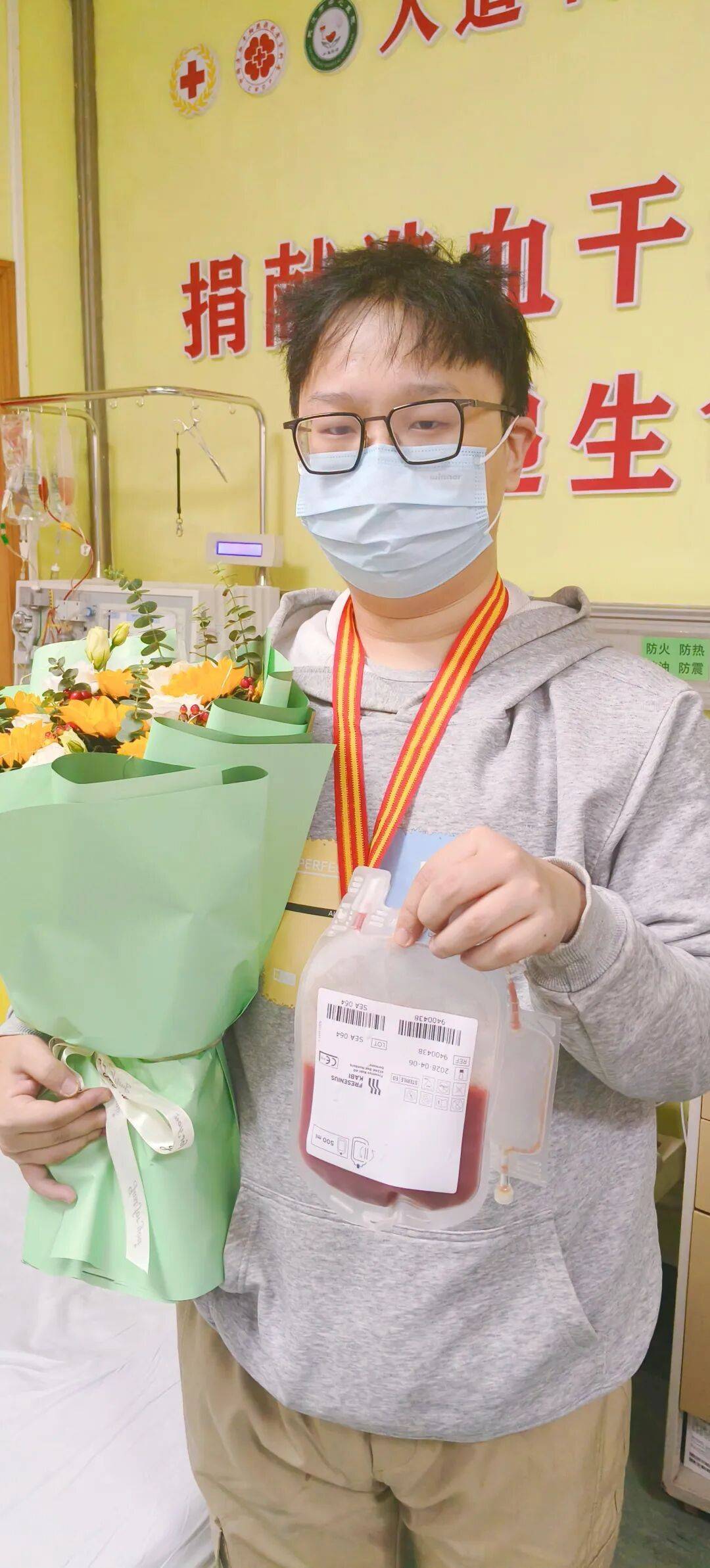 排球
_今天排球
，25岁武汉小伙与5岁陌生女孩千里“结缘”！