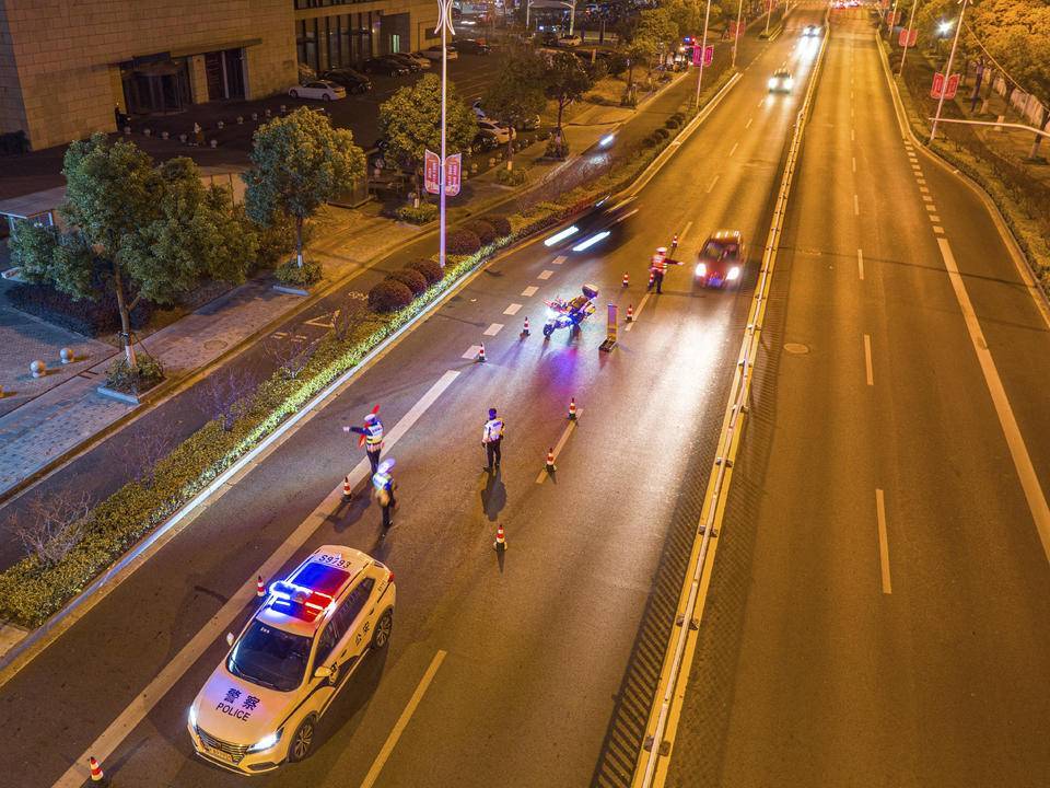 阿根廷足球
_上海警方即日起在全市开展“砺剑2025”第十二次清查整治行动