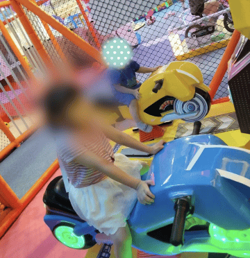 皇冠体育App下载_男子称5岁女儿发烧住进宁波妇儿医院皇冠体育App下载,两次用药后病情危急转院时夭折,医院卫健委回应