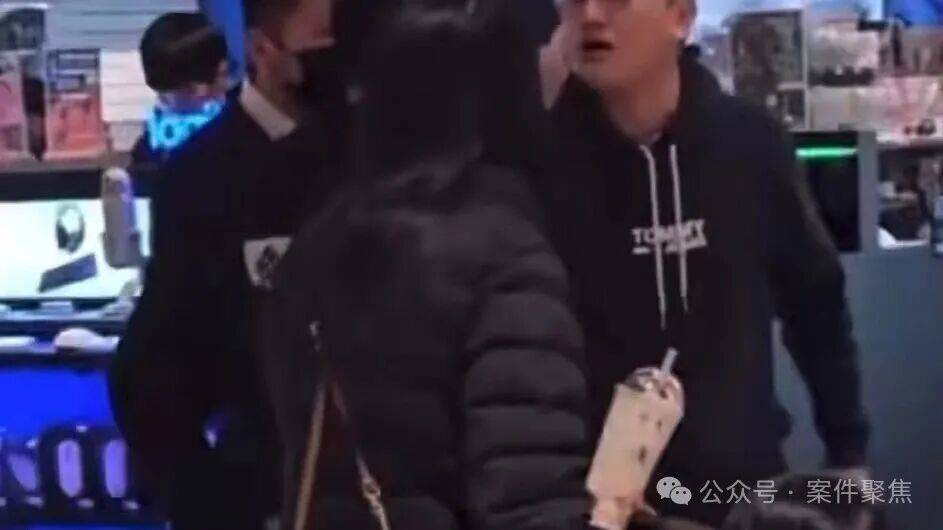 皇冠信用网登2代理申_上海地铁一男子被打10个耳光不还手皇冠信用网登2代理申！“被打还手即互殴”成历史