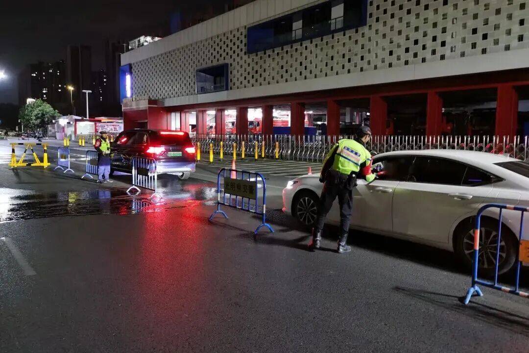 皇冠信用网账号注册_连摔6次皇冠信用网账号注册,抢救无效身亡!广东交警:将严查