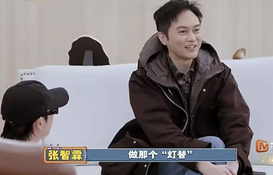 皇冠信用平台出租出售_张智霖、袁咏仪的儿子在《歌手2025》实习时给陈楚生做过“光替”皇冠信用平台出租出售,张智霖骄傲告诉陈楚生:儿子是学音乐的,乐器、创作、编曲都会,“比我厉害”
