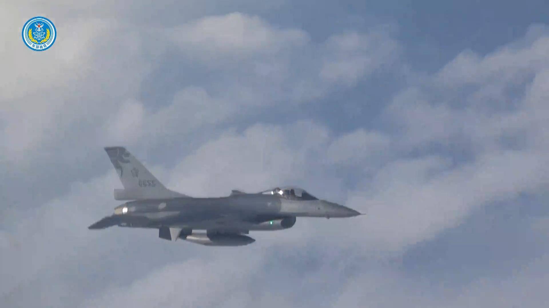 皇冠体育
_被歼-16锁定没反应皇冠体育
,台军飞行员惊得合不拢嘴:都不愿为台独而战