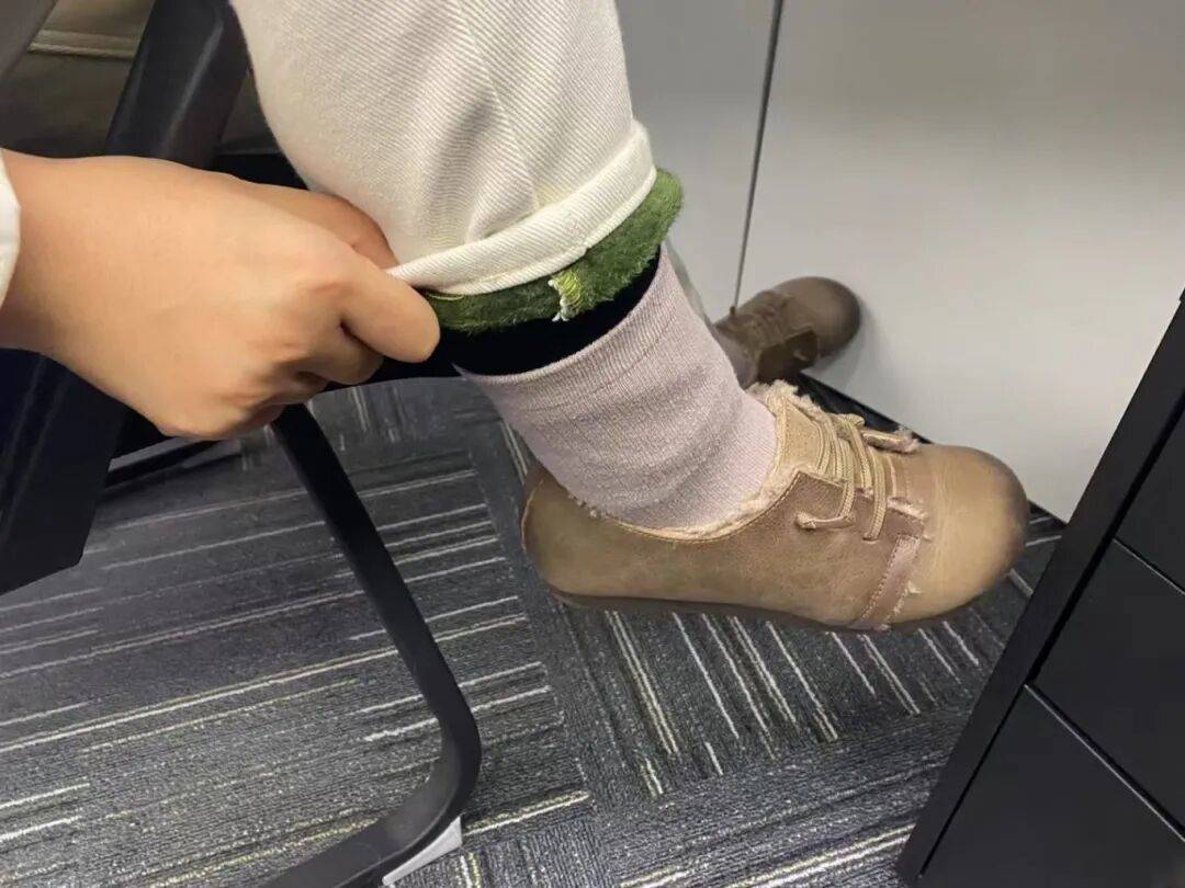 皇冠登录网址
_东北姑娘来浙江后崩溃了皇冠登录网址
,穿3条加绒裤还冻到发抖!南方人冬天怎么保命,网友吵翻!