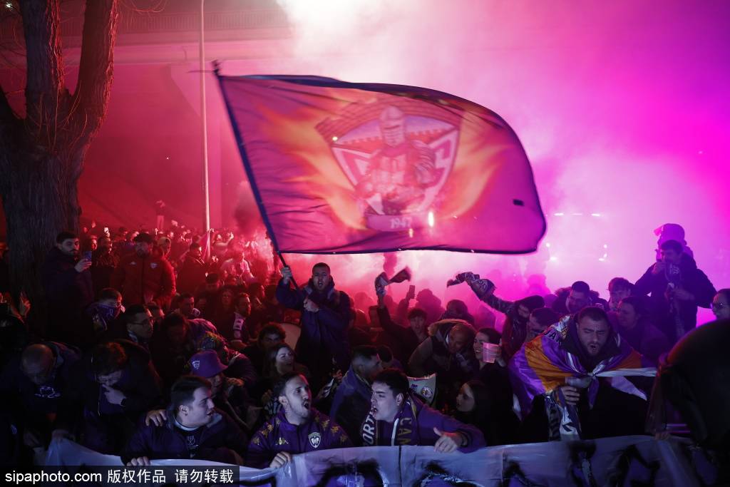 皇冠代理线路_桑坦德竞技 - 巴塞罗那皇冠代理线路，今天直播：开赛延迟 | 国王杯足球：八强赛，直播中