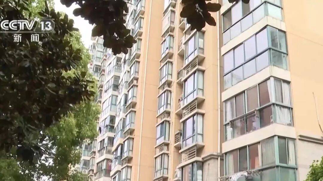 世界盃直播
_男子闪婚后将价值千万上海房产99%份额给女方世界盃直播
,一年多后女方要求离婚分割房产;法院:不动产登记不等于绝对产权归属,补偿女方50万元
