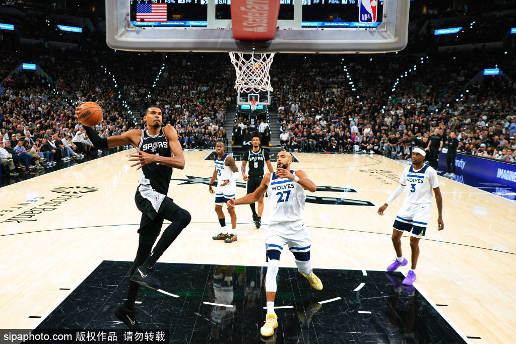 世界盃平台
_魔术师预警西部未来5-7年:马刺雷霆称霸世界盃平台
,湖人路在何方?