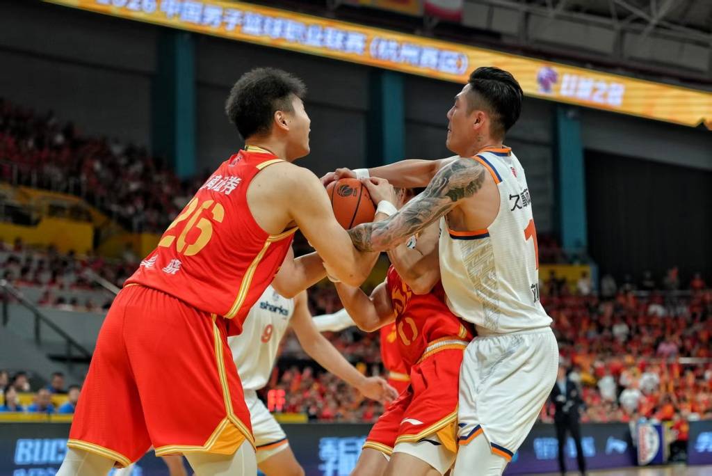 皇冠世界杯
_CBA总决赛第三回合皇冠世界杯
,上海大胜广厦大比分3比0领先