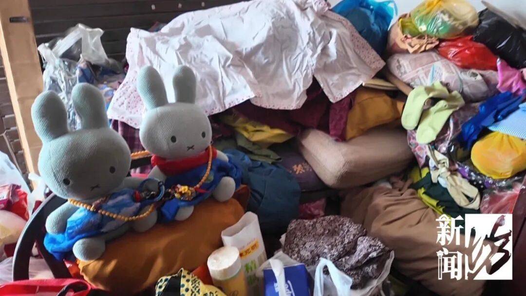 捷克足球
_上海六旬男子自称“闭关修行”捷克足球
,家中臭气熏天,邻居:他大小便都在塑料袋里