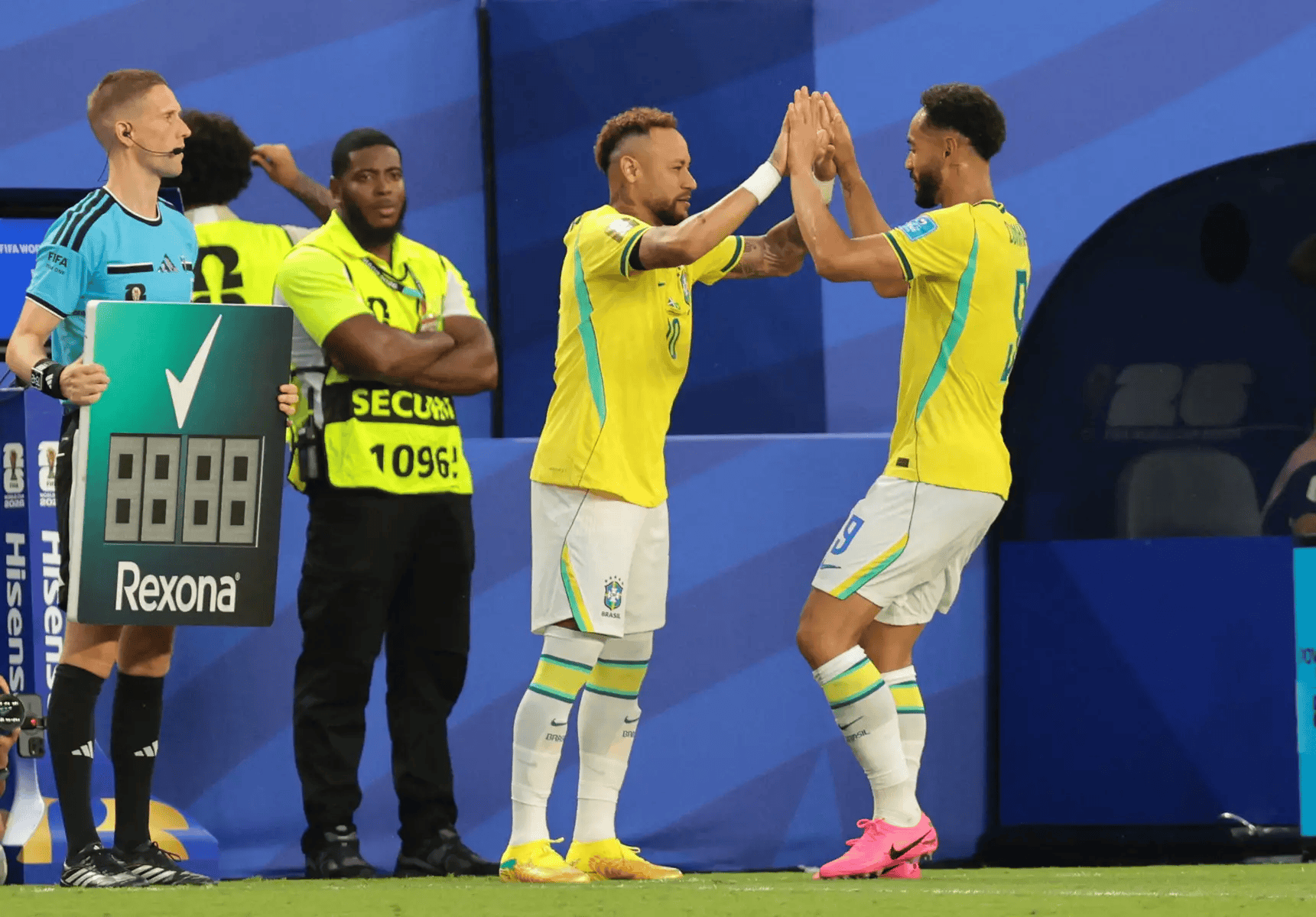 佛得角足球_世界杯-维尼修斯双响内马尔替补迎首秀 巴西3-0苏格兰拿头名