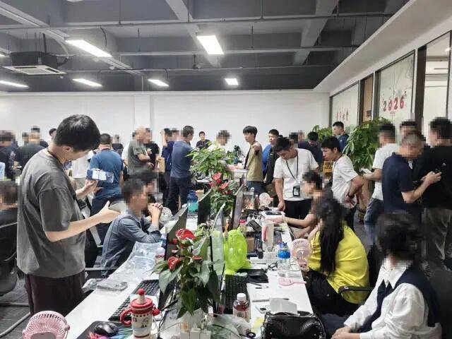 世界杯开户
_群里全是托世界杯开户
!深圳245人被刑拘