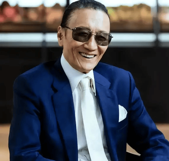 世界杯足球網址
_谢霆锋发文证实谢贤去世:大家不用哭也不必太伤心