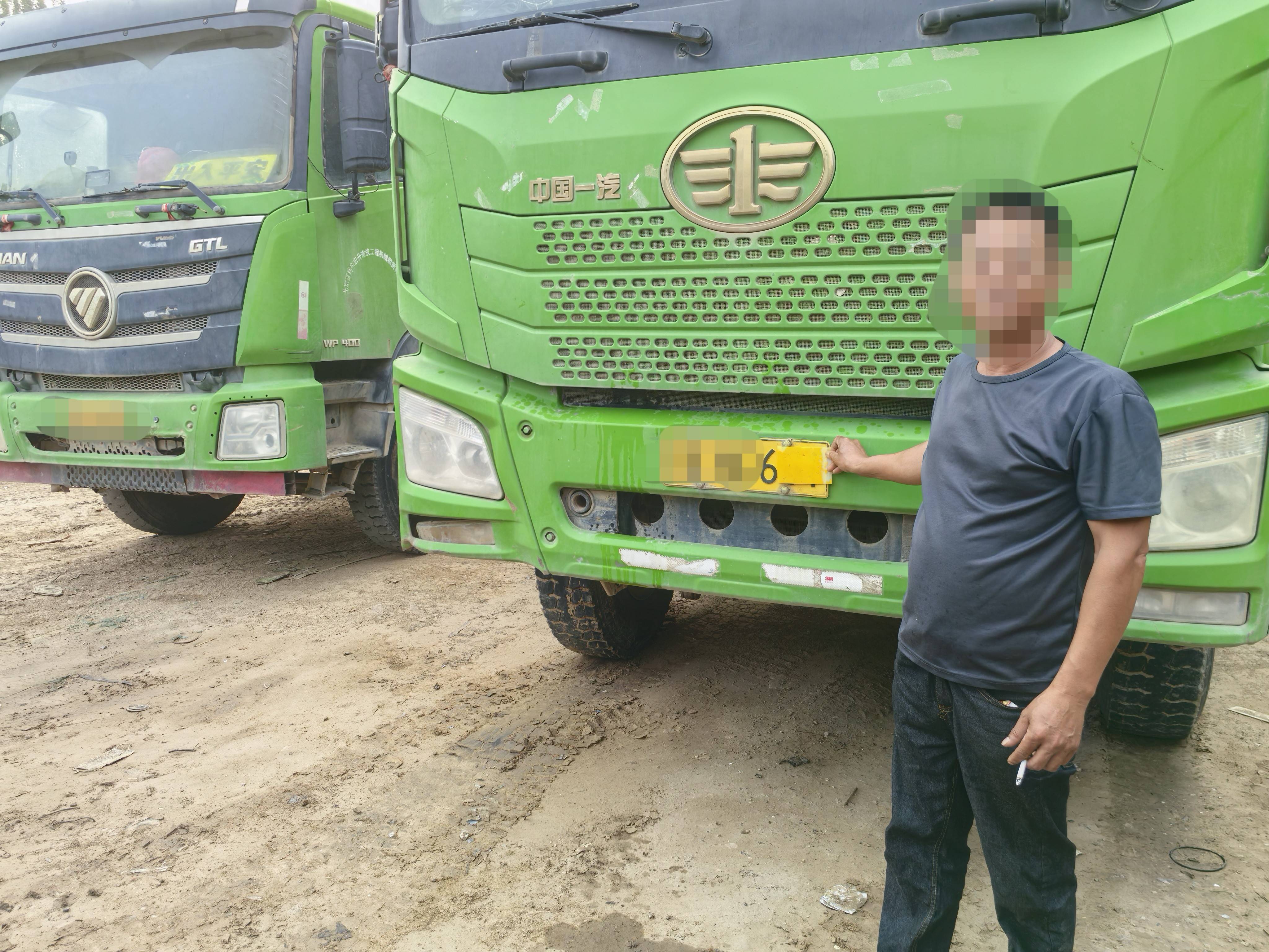 皇冠公司的代理怎么拿_从重处罚!北京交警凌晨突击检查皇冠公司的代理怎么拿,27辆组团违法货车被扣